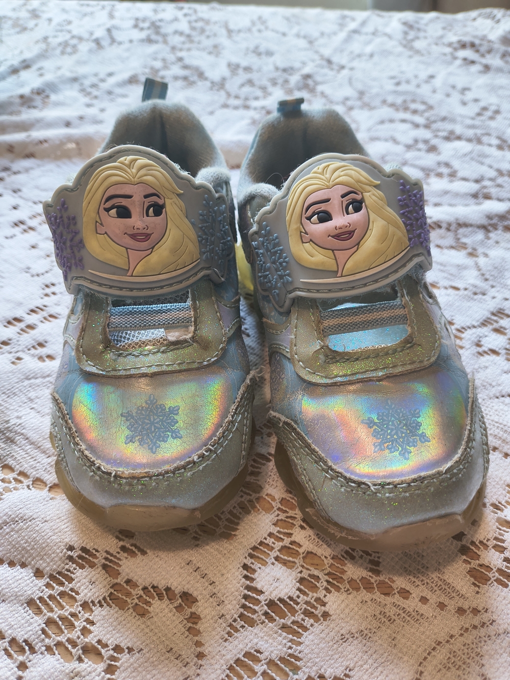 Light up Disney Frozen Elsa holographic blue sneakers size 8 toddler